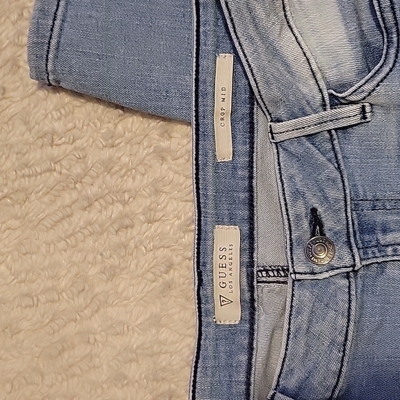 GUESS~ Crop Mid Jeans, 30 - Picture 3 of 8